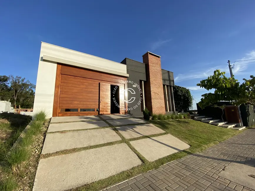 Casa com 3 quartos à venda, 177m2 em Camobi, Santa Maria - RS - imagem 2 Foto 2 de Casa com 3 quartos à venda, 177m2 em Camobi, Santa Maria - RS