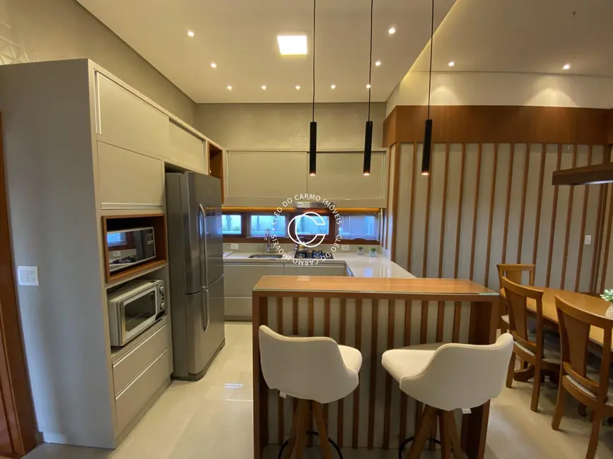 Casa com 3 quartos à venda, 177m2 em Camobi, Santa Maria - RS - imagem 6 Foto 6 de Casa com 3 quartos à venda, 177m2 em Camobi, Santa Maria - RS