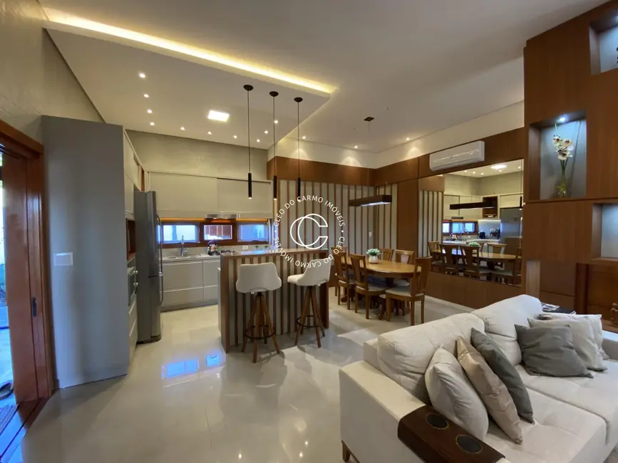 Casa com 3 quartos à venda, 177m2 em Camobi, Santa Maria - RS - imagem 3 Foto 3 de Casa com 3 quartos à venda, 177m2 em Camobi, Santa Maria - RS