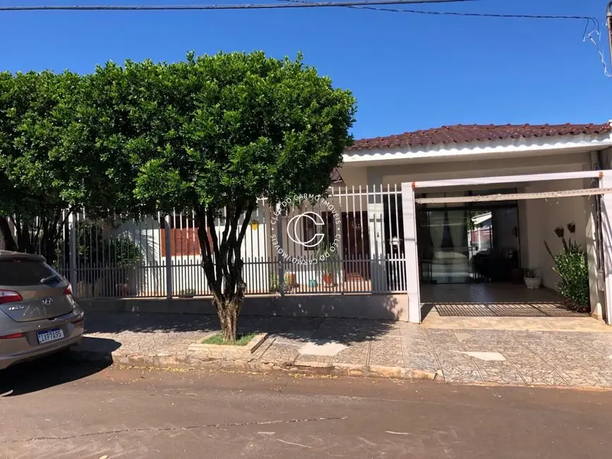 Foto 1 de Casa com 3 quartos à venda, 290m2 em Menges, Santo Angelo - RS
