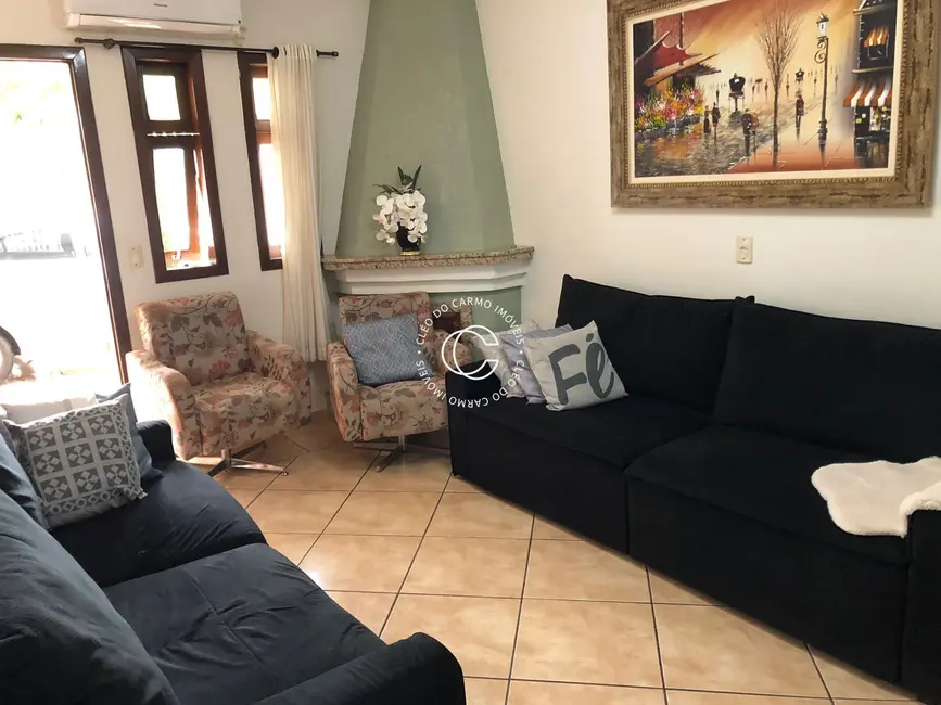 Foto 2 de Casa com 3 quartos à venda, 290m2 em Menges, Santo Angelo - RS