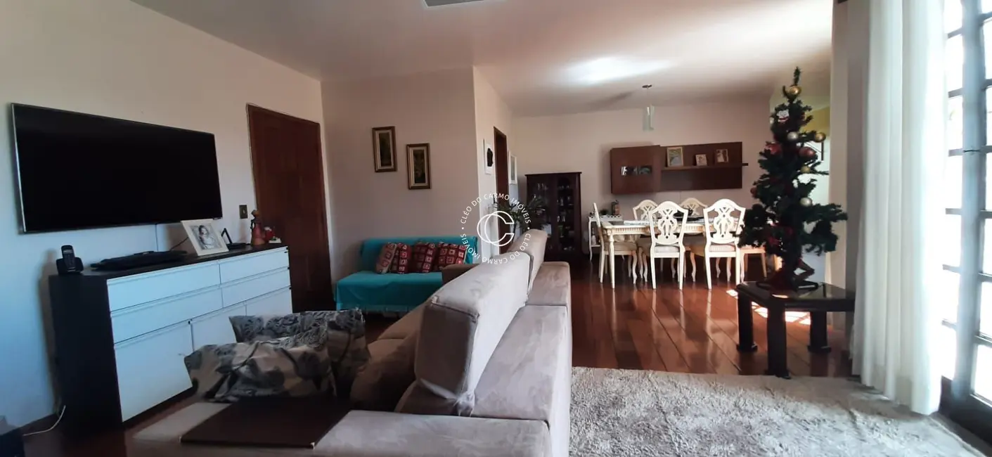 Foto 2 de Apartamento com 3 quartos à venda, 176m2 em Nossa Senhora de Fátima, Santa Maria - RS