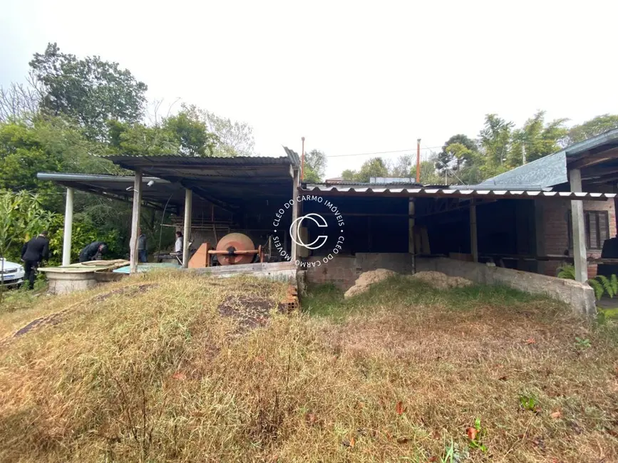 Loja com 2 quartos à venda, 120m2 em Itaara - RS - imagem 6 Foto 6 de Loja com 2 quartos à venda, 120m2 em Itaara - RS