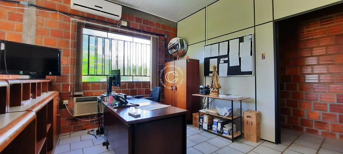 Loja com 5 quartos à venda, 150m2 em Itaara - RS - imagem 3 Foto 3 de Loja com 5 quartos à venda, 150m2 em Itaara - RS
