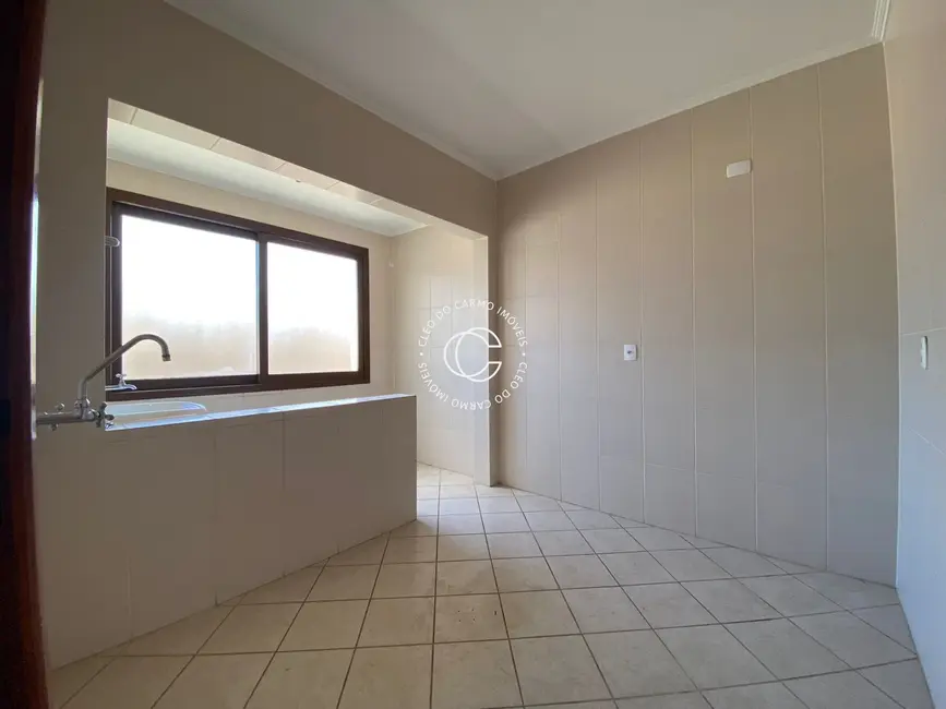 Foto 4 de Apartamento com 2 quartos à venda, 65m2 em Duque de Caxias, Santa Maria - RS