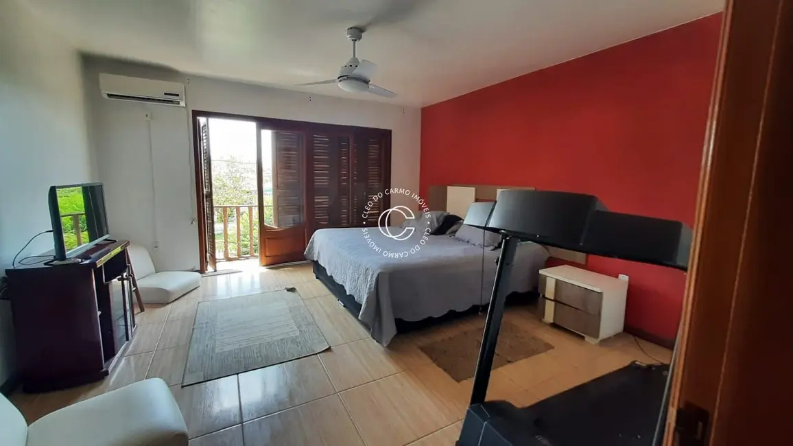 Casa com 5 quartos à venda, 257m2 em Pinheiro Machado, Santa Maria - RS - imagem 8 Foto 8 de Casa com 5 quartos à venda, 257m2 em Pinheiro Machado, Santa Maria - RS