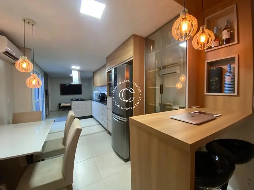 Foto 4 de Casa de Condomínio com 3 quartos à venda, 68m2 em Nossa Senhora de Lourdes, Santa Maria - RS