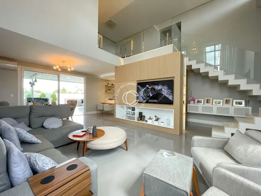 Foto 5 de Casa de Condomínio com 3 quartos à venda, 310m2 em Camobi, Santa Maria - RS