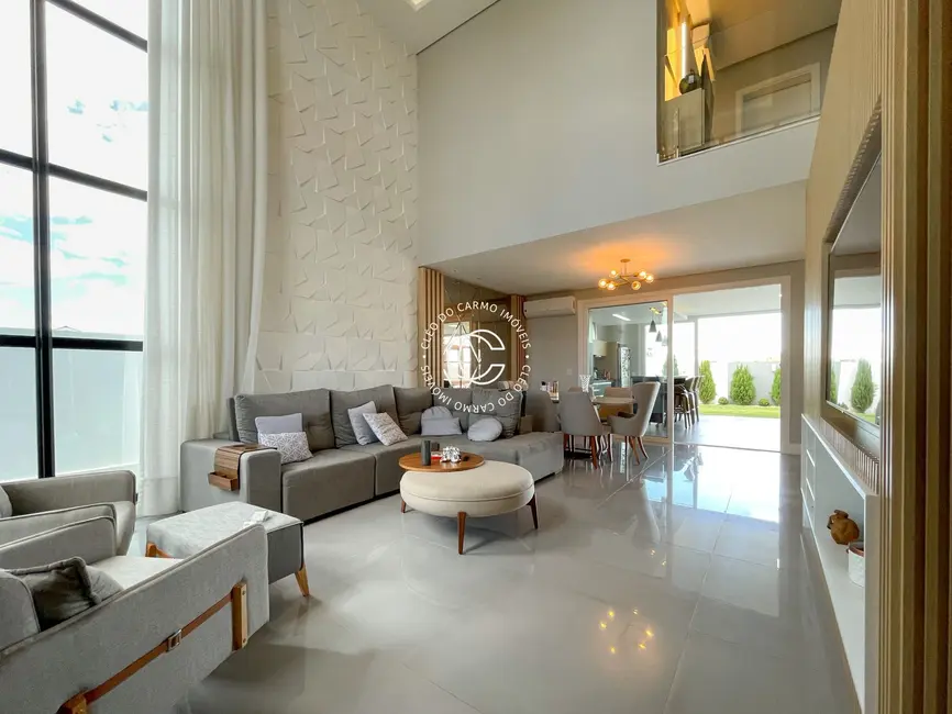 Foto 3 de Casa de Condomínio com 3 quartos à venda, 310m2 em Camobi, Santa Maria - RS