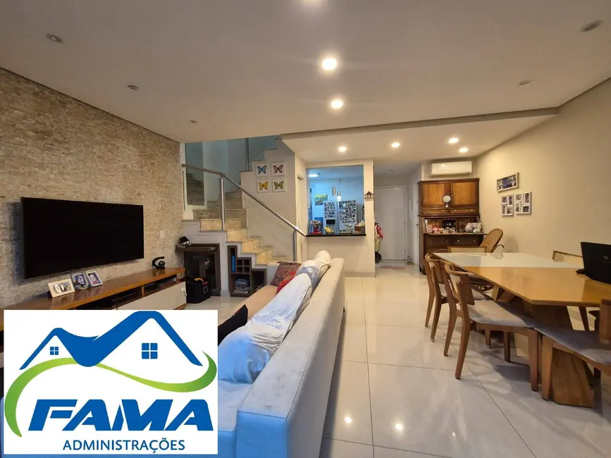 Foto 2 de Casa de Condomínio com 3 quartos à venda em Jardim Monte Kemel, São Paulo - SP