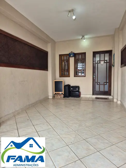 Casa com 3 quartos à venda em Jardim Monte Alegre, Taboao Da Serra - SP - imagem 4 Foto 4 de Casa com 3 quartos à venda em Jardim Monte Alegre, Taboao Da Serra - SP