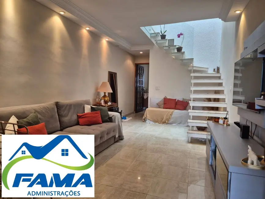 Casa com 3 quartos à venda em Jardim Monte Alegre, Taboao Da Serra - SP - imagem 1 Foto 1 de Casa com 3 quartos à venda em Jardim Monte Alegre, Taboao Da Serra - SP