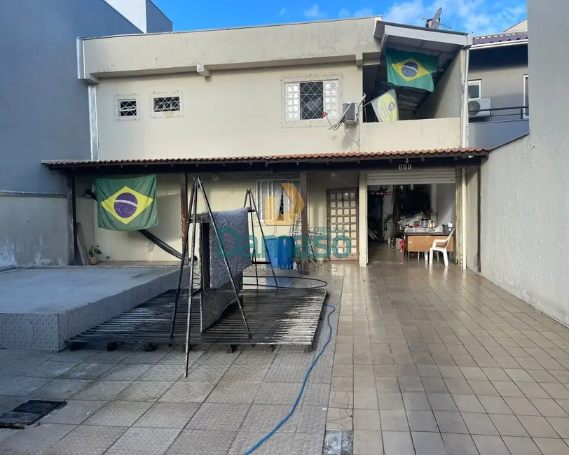 Foto 1 de Casa com 3 quartos à venda, 144m2 em Vila Operária, Itajai - SC