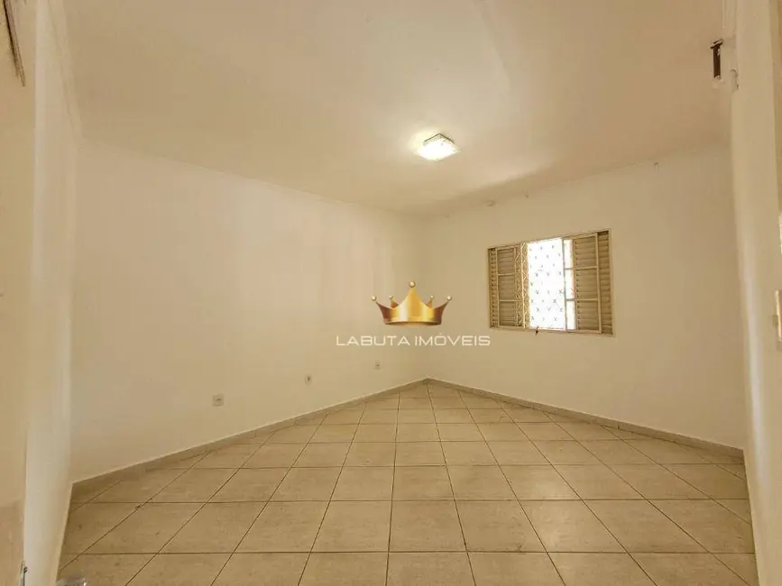 Casa com 3 quartos para alugar, 220m2 em Centro, Sumare - SP - imagem 5 Foto 5 de Casa com 3 quartos para alugar, 220m2 em Centro, Sumare - SP