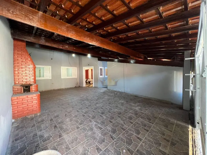 Foto 2 de Casa com 3 quartos para alugar, 250m2 em Jardim Santa Rita I, Nova Odessa - SP