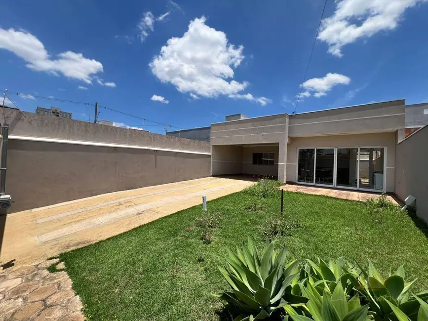 Casa com 3 quartos para alugar, 250m2 em Jardim Residencial Vaughan, Sumare - SP - imagem 3 Foto 3 de Casa com 3 quartos para alugar, 250m2 em Jardim Residencial Vaughan, Sumare - SP