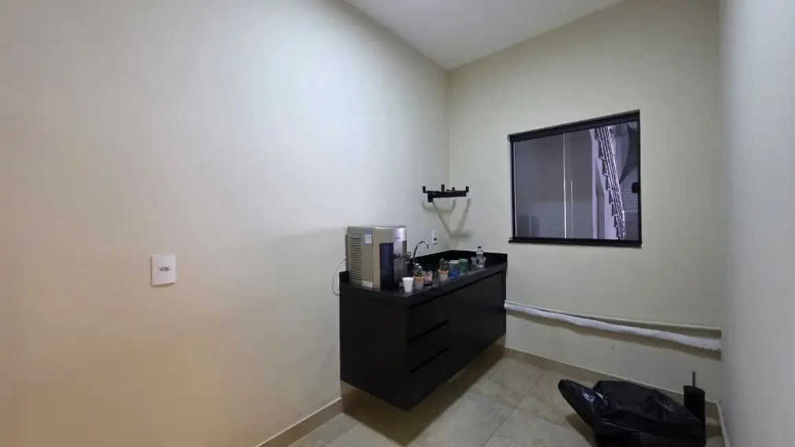 Sala Comercial para alugar, 350m2 em Vila Santa Terezinha, Sumare - SP - imagem 4 Foto 4 de Sala Comercial para alugar, 350m2 em Vila Santa Terezinha, Sumare - SP