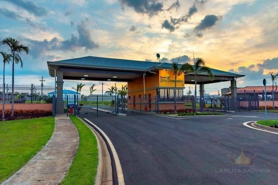 Foto 1 de Terreno / Lote à venda, 600m2 em Hortolandia - SP