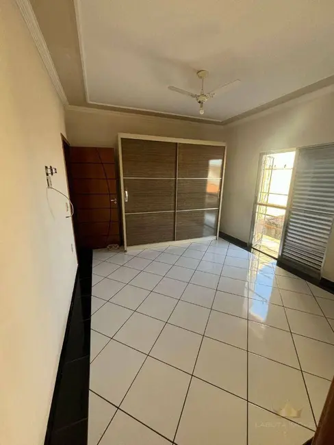 Casa com 3 quartos à venda, 196m2 em Jardim Macarenko, Sumare - SP - imagem 8 Foto 8 de Casa com 3 quartos à venda, 196m2 em Jardim Macarenko, Sumare - SP