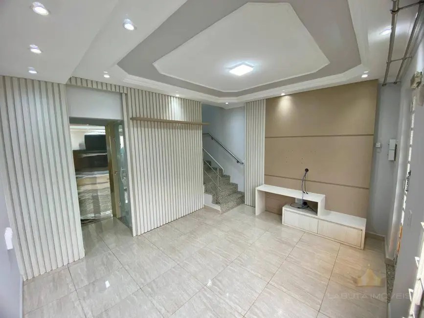 Foto 1 de Casa de Condomínio com 2 quartos para alugar, 62m2 em Sumare - SP