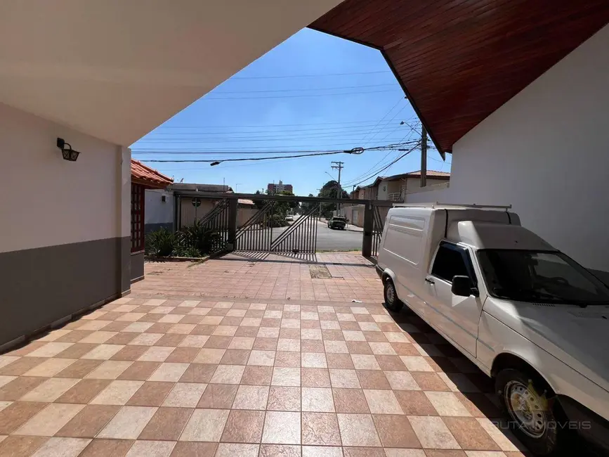 Foto 4 de Casa com 3 quartos à venda e para alugar, 750m2 em Parque Hongaro, Sumare - SP