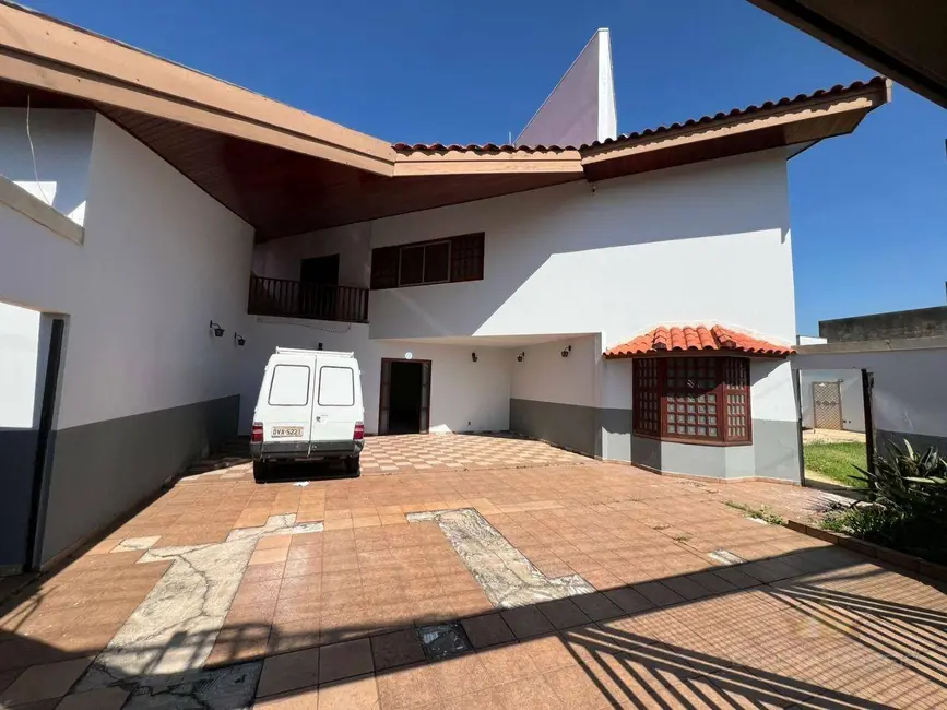 Foto 3 de Casa com 3 quartos à venda e para alugar, 750m2 em Parque Hongaro, Sumare - SP