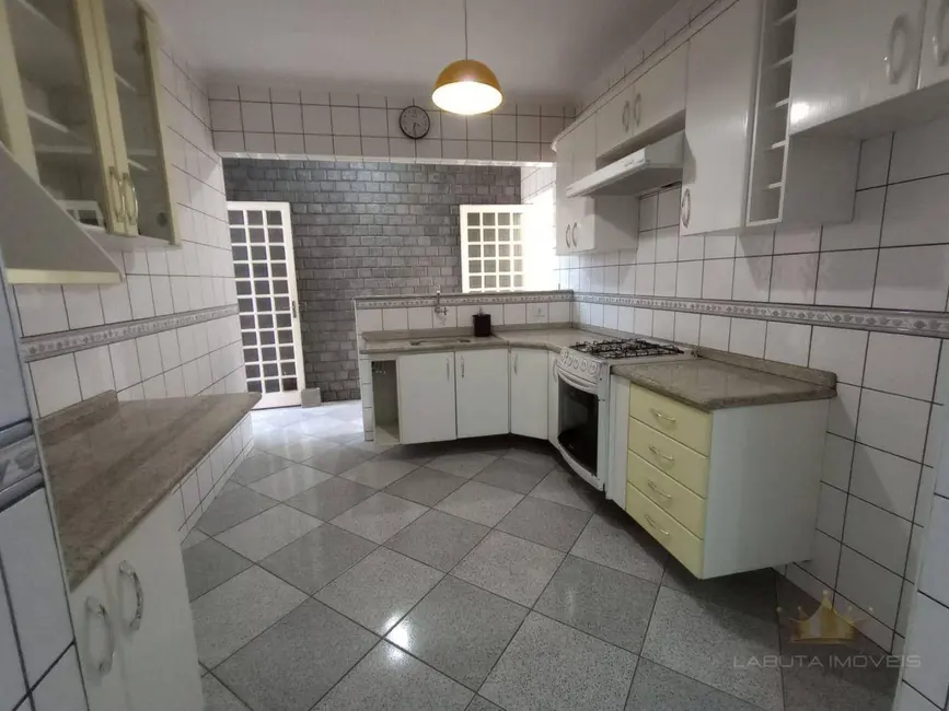 Foto 8 de Casa com 3 quartos para alugar, 200m2 em Conjunto Habitacional 23 de Maio, Nova Odessa - SP