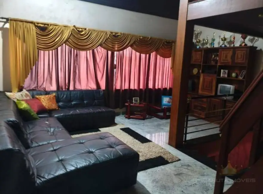 Casa com 4 quartos à venda e para alugar, 300m2 em Parque Hongaro, Sumare - SP - imagem 9 Foto 9 de Casa com 4 quartos à venda e para alugar, 300m2 em Parque Hongaro, Sumare - SP