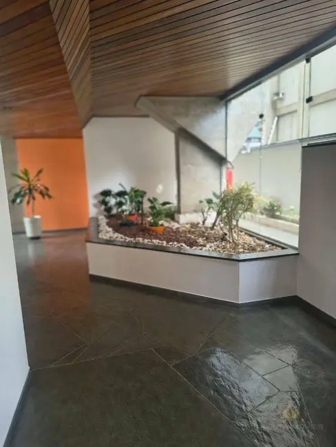 Apartamento com 3 quartos à venda, 179m2 em Cambuí, Campinas - SP - imagem 9 Foto 9 de Apartamento com 3 quartos à venda, 179m2 em Cambuí, Campinas - SP