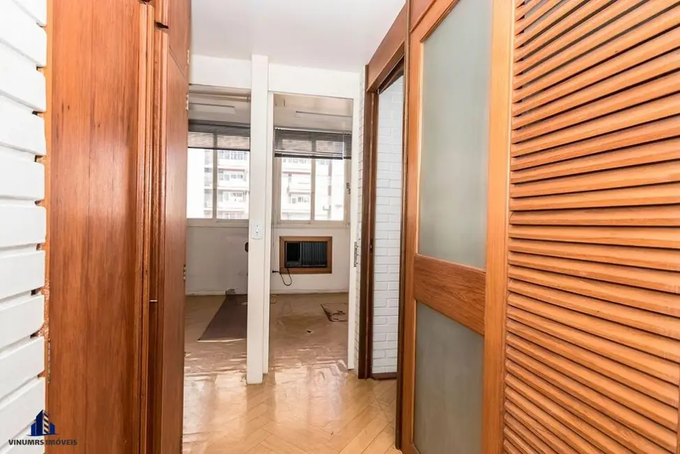 Sala Comercial à venda, 55m2 em Centro Histórico, Porto Alegre - RS - imagem 6 Foto 6 de Sala Comercial à venda, 55m2 em Centro Histórico, Porto Alegre - RS