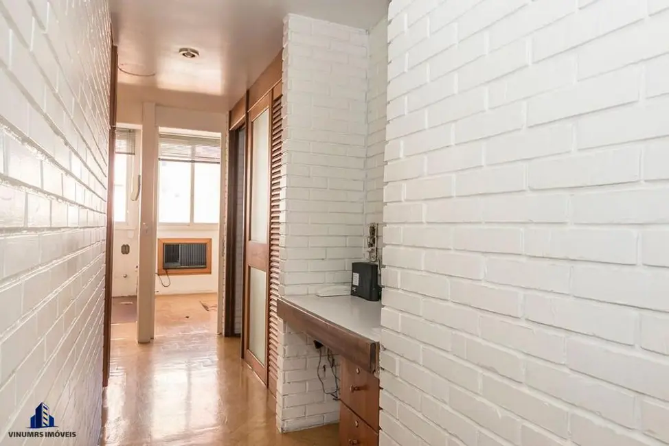 Sala Comercial à venda, 55m2 em Centro Histórico, Porto Alegre - RS - imagem 4 Foto 4 de Sala Comercial à venda, 55m2 em Centro Histórico, Porto Alegre - RS