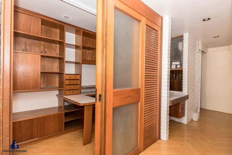 Sala Comercial à venda, 55m2 em Centro Histórico, Porto Alegre - RS - imagem 7 Foto 7 de Sala Comercial à venda, 55m2 em Centro Histórico, Porto Alegre - RS