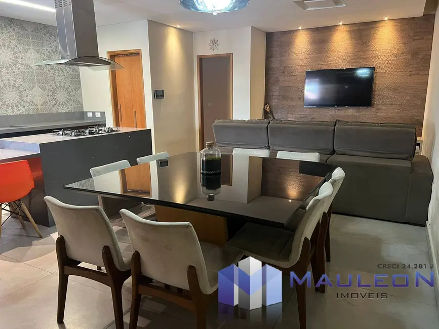 Sobrado com 3 quartos à venda, 196m2 em Vila Carrão, São Paulo - SP - imagem 2 Foto 2 de Sobrado com 3 quartos à venda, 196m2 em Vila Carrão, São Paulo - SP