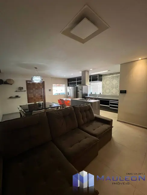 Sobrado com 3 quartos à venda, 196m2 em Vila Carrão, São Paulo - SP - imagem 3 Foto 3 de Sobrado com 3 quartos à venda, 196m2 em Vila Carrão, São Paulo - SP