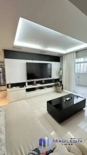 Apartamento com 3 quartos à venda, 215m2 em Aclimação, São Paulo - SP - imagem 8 Foto 8 de Apartamento com 3 quartos à venda, 215m2 em Aclimação, São Paulo - SP