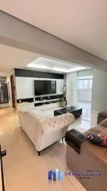 Apartamento com 3 quartos à venda, 215m2 em Aclimação, São Paulo - SP - imagem 3 Foto 3 de Apartamento com 3 quartos à venda, 215m2 em Aclimação, São Paulo - SP