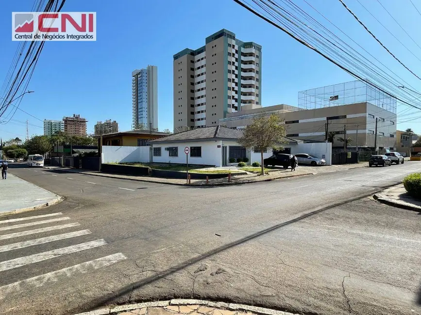 Foto 4 de Casa com 4 quartos à venda, 430m2 em Centro, Guarapuava - PR