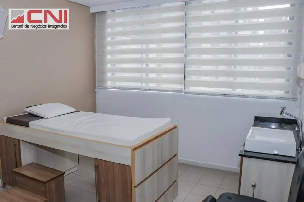 Sala Comercial à venda, 74m2 em Rebouças, Curitiba - PR - imagem 3 Foto 3 de Sala Comercial à venda, 74m2 em Rebouças, Curitiba - PR