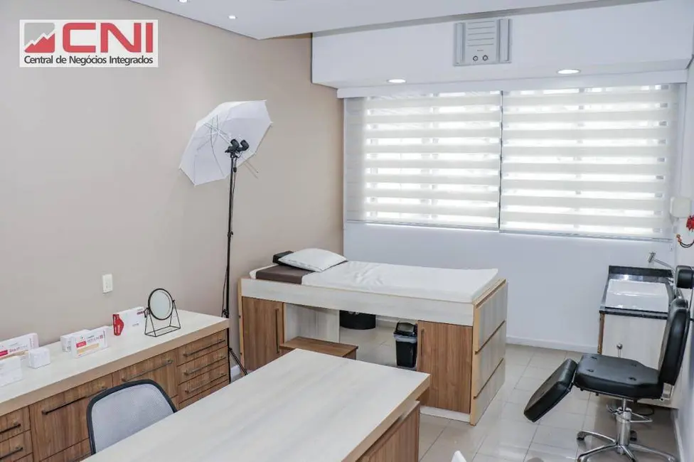 Sala Comercial à venda, 74m2 em Rebouças, Curitiba - PR - imagem 5 Foto 5 de Sala Comercial à venda, 74m2 em Rebouças, Curitiba - PR