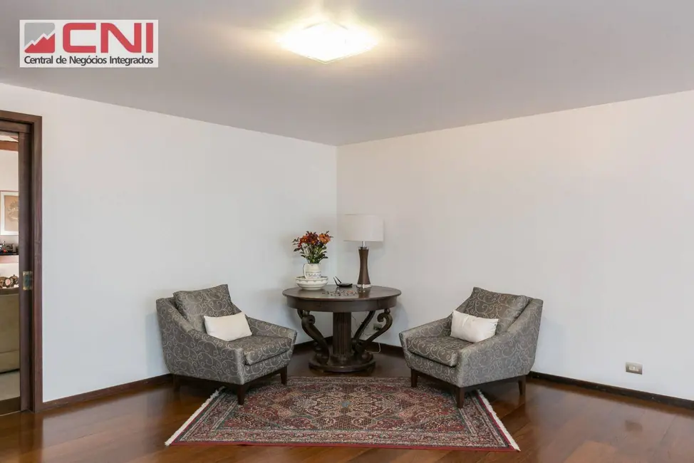 Casa de Condomínio com 4 quartos à venda, 1006m2 em Santo Inácio, Curitiba - PR - imagem 6 Foto 6 de Casa de Condomínio com 4 quartos à venda, 1006m2 em Santo Inácio, Curitiba - PR