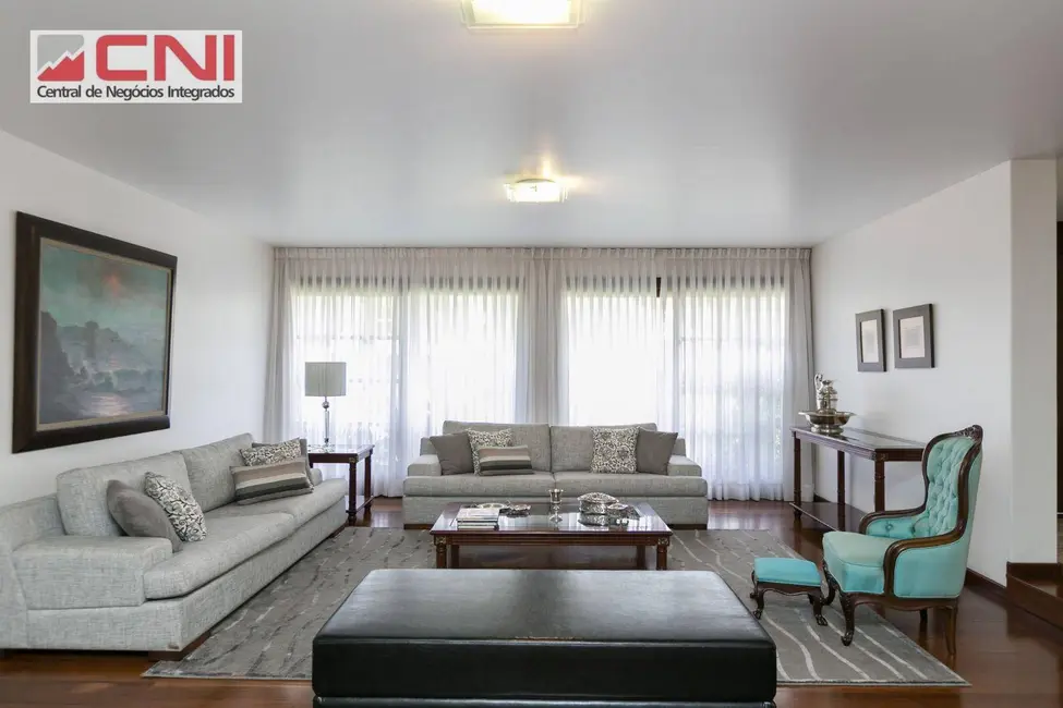 Casa de Condomínio com 4 quartos à venda, 1006m2 em Santo Inácio, Curitiba - PR - imagem 3 Foto 3 de Casa de Condomínio com 4 quartos à venda, 1006m2 em Santo Inácio, Curitiba - PR