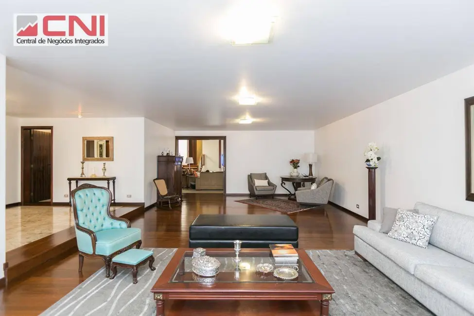 Casa de Condomínio com 4 quartos à venda, 1006m2 em Santo Inácio, Curitiba - PR - imagem 5 Foto 5 de Casa de Condomínio com 4 quartos à venda, 1006m2 em Santo Inácio, Curitiba - PR