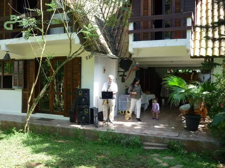 Foto 1 de Casa com 3 quartos para alugar, 460m2 em Sao Sebastiao - SP