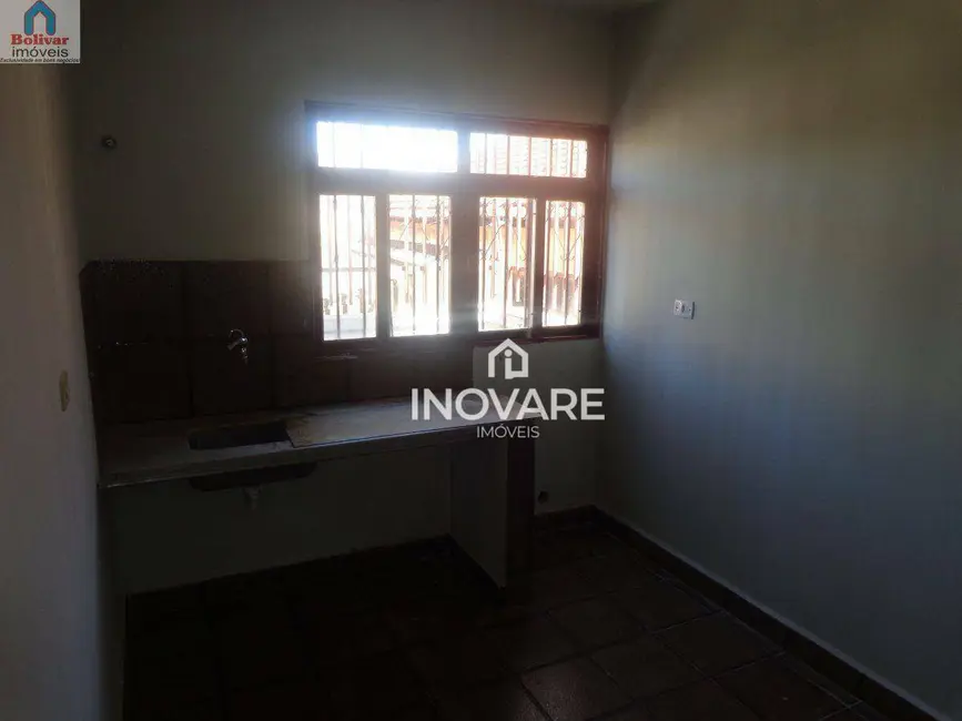 Apartamento com 3 quartos para alugar, 12m2 em Itumbiara - GO - imagem 3 Foto 3 de Apartamento com 3 quartos para alugar, 12m2 em Itumbiara - GO