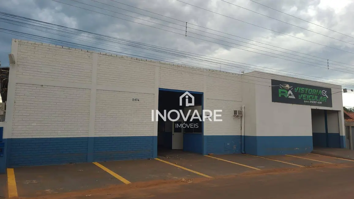 Foto 2 de Armazém / Galpão à venda, 1000m2 em Goiatuba - GO