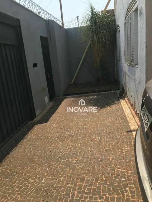 Foto 2 de Casa com 3 quartos para alugar, 250m2 em Itumbiara - GO