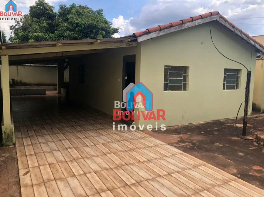 Foto 2 de Casa com 2 quartos para alugar, 360m2 em Itumbiara - GO