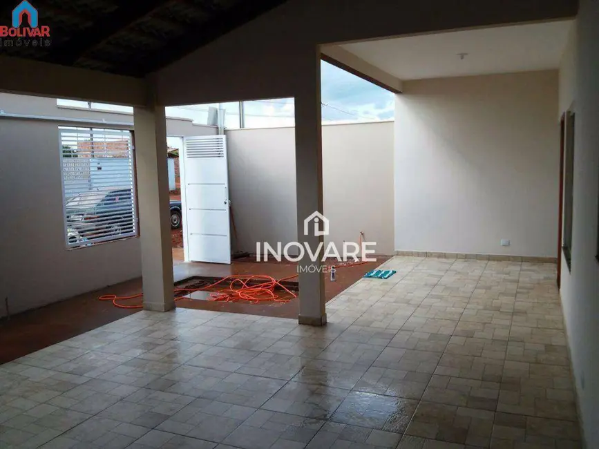 Casa com 3 quartos à venda, 250m2 em Cachoeira Dourada - GO - imagem 4 Foto 4 de Casa com 3 quartos à venda, 250m2 em Cachoeira Dourada - GO