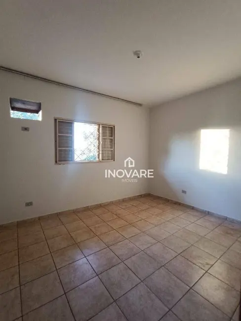 Apartamento com 3 quartos para alugar, 80m2 em Itumbiara - GO - imagem 7 Foto 7 de Apartamento com 3 quartos para alugar, 80m2 em Itumbiara - GO