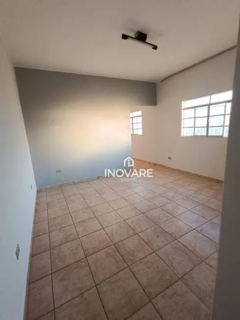 Apartamento com 3 quartos para alugar, 80m2 em Itumbiara - GO - imagem 6 Foto 6 de Apartamento com 3 quartos para alugar, 80m2 em Itumbiara - GO